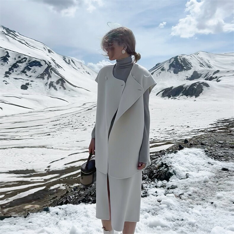 2025年夏季长裙两件套纽扣无袖翻领时尚百搭简约大方，女装套装/套裙，蒙绒特