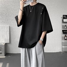 黑色