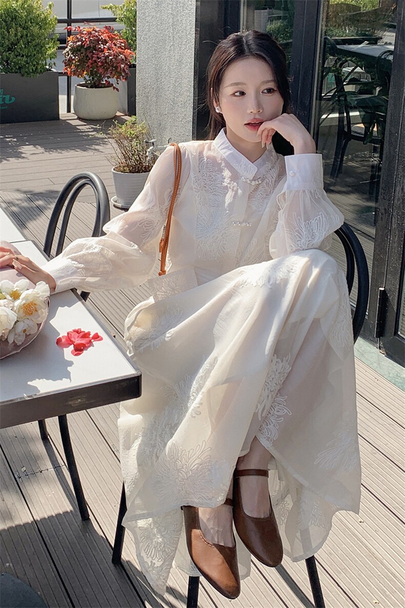 新中式刺绣气质国风白色连衣裙套装女2024夏季新款盘扣收腰三件套,女装套装/套裙,诺蝶