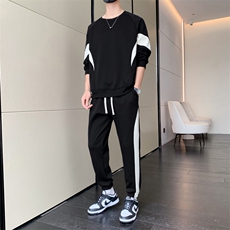 黑色