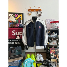 藏青色