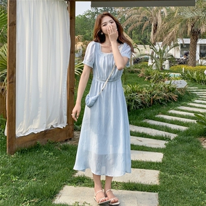 法式蕾丝蓝色连衣裙女2025夏季新款拼接方领超好看独特漂亮裙子图片