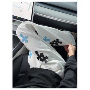 美式十字架牛仔裤男重工贴皮刺绣设计感高街嘻哈直筒vibe微喇裤子图片