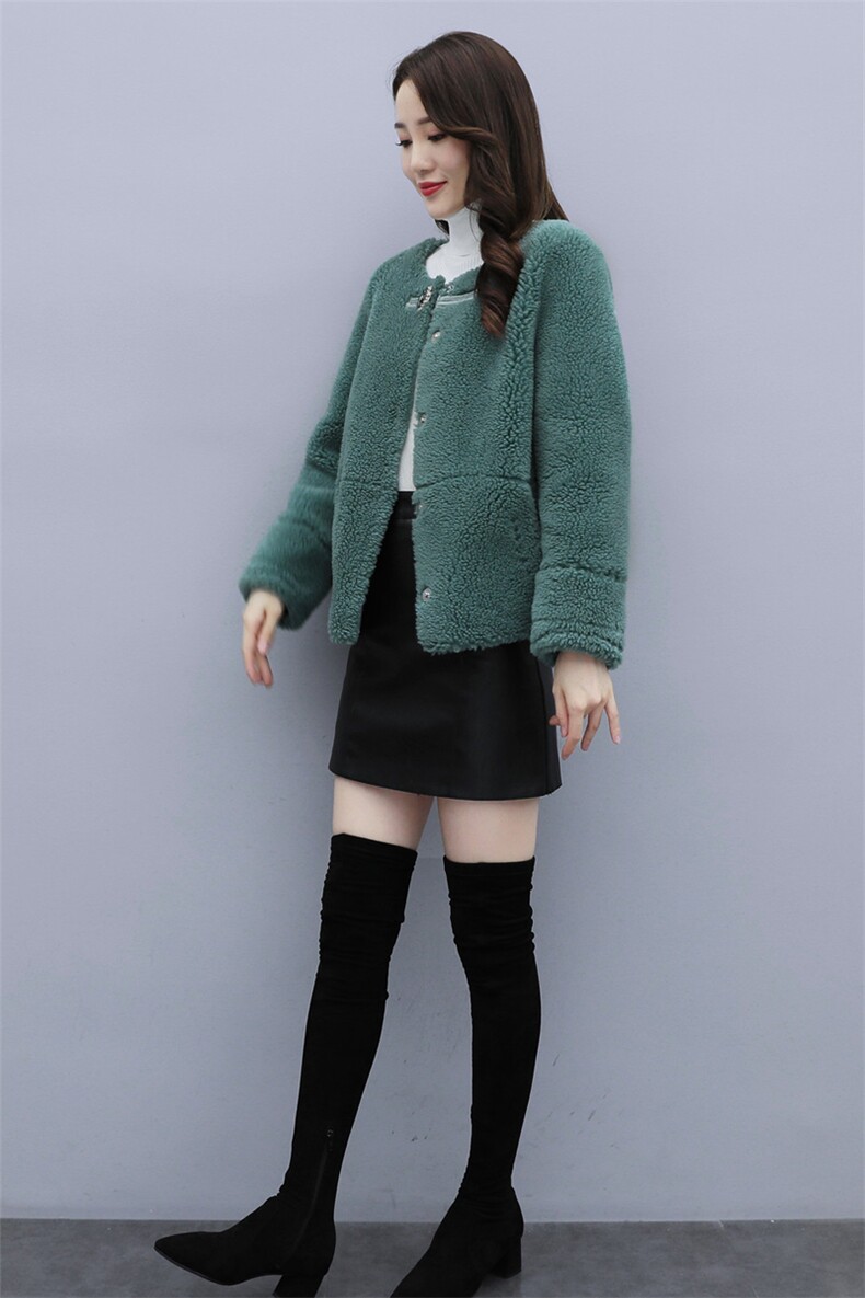 微瑕疵大衣女短款2024年新款冬装宽松高端大码羽绒棉衣外套,女装皮草,深妍伊美