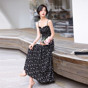 夏季薄款时尚休闲牛仔套装2024年女新款显瘦无袖马甲吊带裙两件套图片
