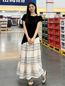 女夏新新款时尚洋气套装设计感一字斜肩短袖上衣杏色半身裙两件套图片