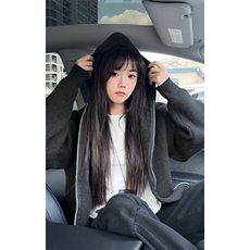 深灰色