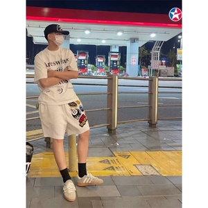 美式高街vibe风裤子植绒刺绣字母勋章短裤男款夏季宽松直筒五分裤图片