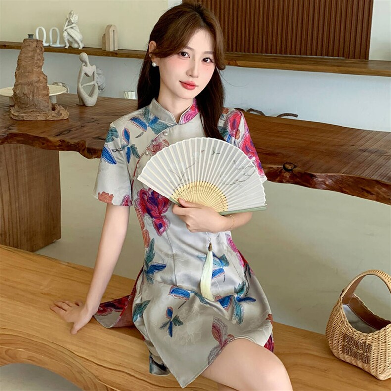 新中式国风穿搭印花缎面旗袍上衣套装女夏超火好看高级短裤两件套,女装套装/套裙,心心服饰
