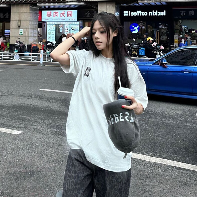 万针全刺绣工艺抖音得物高品质260克重磅纯棉双纱美式高街短袖T恤图片