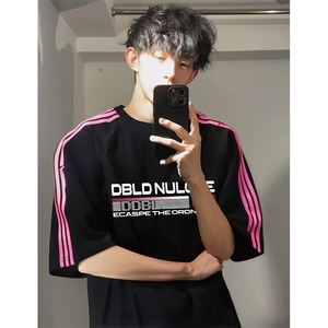 抖音得物品质二开240克宽松纯棉美式潮牌印花三条杠中性风短袖T恤图片