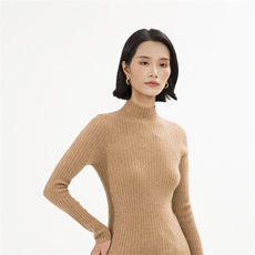 2024年秋冬新款女金丝轻松穿出高级感一线成衣修身打底衫百搭通勤，女装羊绒衫，巾兮羊绒