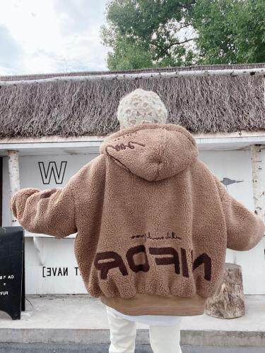 【现货】2021秋冬新款休闲字母带帽羊羔毛，女装，恋钱