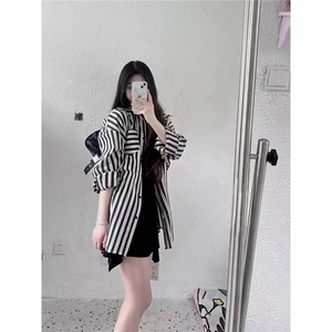 2025夏季薄款森系复古黑色辣妹条纹衬衫女休闲慵懒风新款衬衣潮