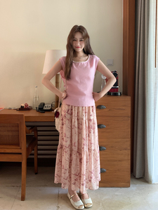 粉色上衣碎花半身裙套装女2025夏季新款氛围感穿搭超仙减龄两件套图片