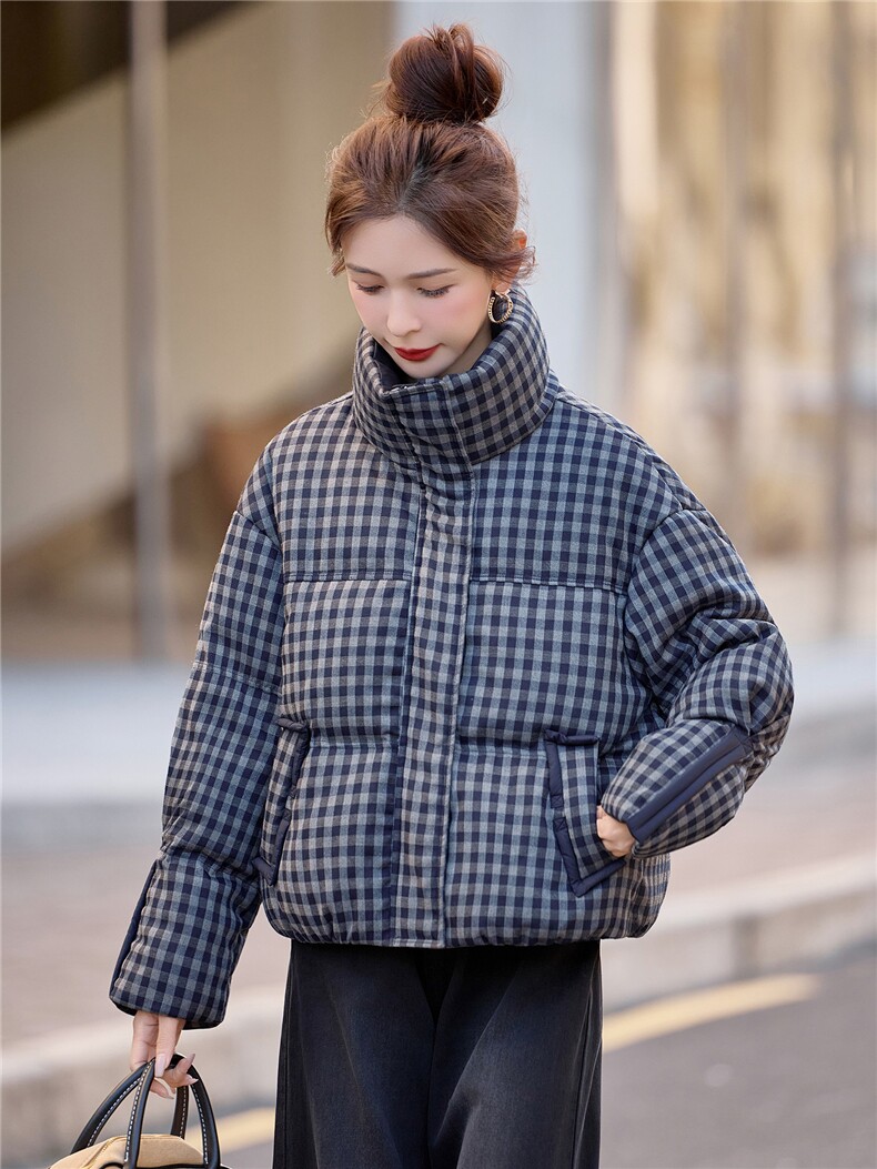 2025冬新款立领短款小格纹白鸭绒羽绒服女,女装羽绒服,余墨