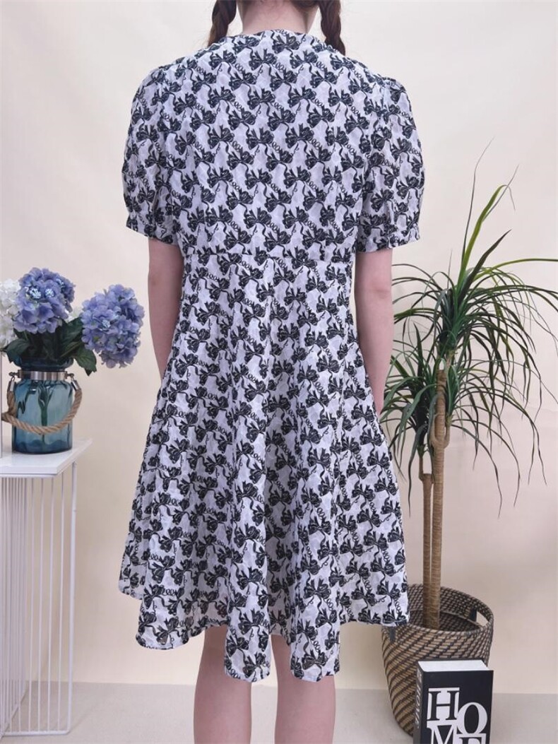 现货夏季新款盐缩肌理面料连衣裙，女装连衣裙，蘑小菇