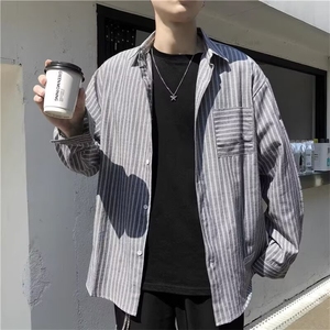 条纹长袖衬衫男港风日系休闲百搭男士衬衣薄款秋季痞帅寸衫外套潮