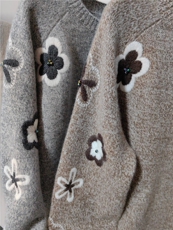 剪刀领立体刺绣花朵，女装针织衫/毛衣，米田羊绒