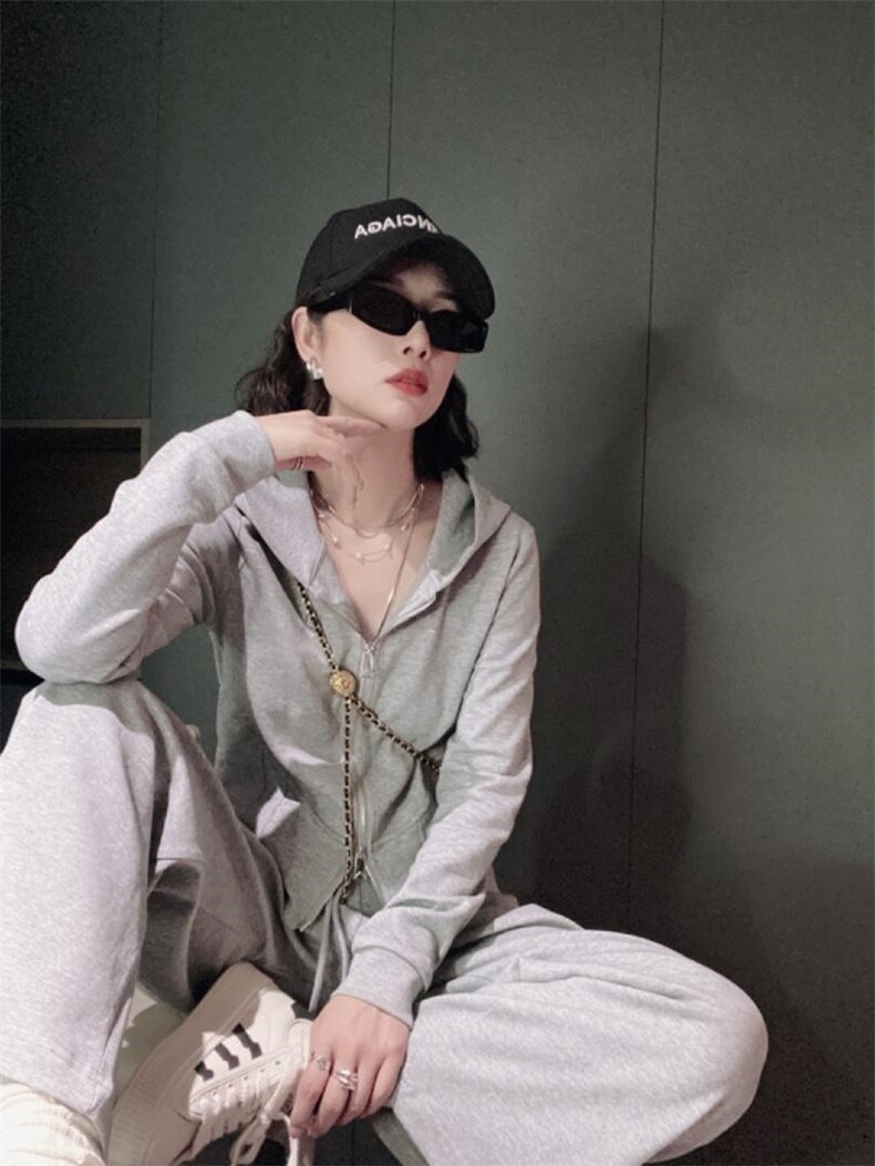 字母刺绣套装ＭLXL，女装职业装，可纳奇