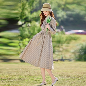 高端纯棉长袖连衣裙中长款2026新款女春秋洋气减龄显瘦格子衬衫裙图片
