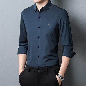 春秋季男士长袖衬衫商务休闲宽松上衣服中年爸爸装无痕免烫衬衣图片