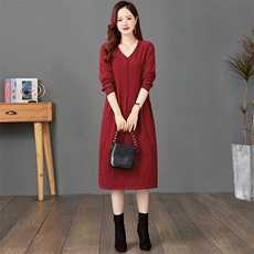 2025秋冬季新款配大衣中长款红色毛衣裙女大码宽松针织羊毛连衣裙，女装羊毛衫，艾米