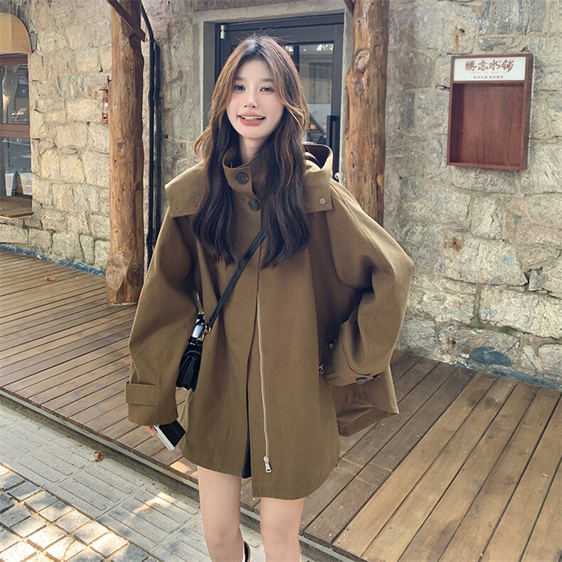 独特超好看斗篷风衣女2025春秋新款宽松休闲连帽工装外套流行爆款,女装短外套,叁秋一裳