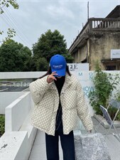 【现货】人人皆可棋盘格 卡其90绒，其它，欧尼蒂