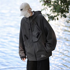 新款多口袋防水压胶拉链宽松休闲连帽夹克冲锋衣外套-Y2073-p70，男装夹克，星座601-2