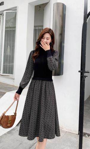 秋冬针织拼接时尚连衣裙，女装连衣裙，秀水百合