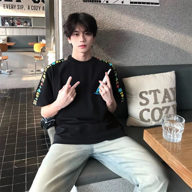 彩色字母刺绣短袖t恤男夏季美式情侣潮牌半截袖户外运动透气体恤，男装T恤，电商A486-1