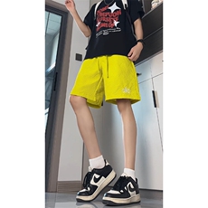 黄色