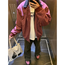 玫红色