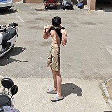 卡其色