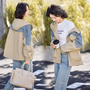风衣女中长款2024春秋季新款高级感时尚宽松休闲连帽牛仔拼接外套图片 风衣女中长款2024春秋季新款高级感时尚宽松休闲连帽牛仔拼接外套图片