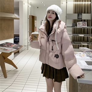 甜美粉色短款连帽羽绒服外套女入冬2025新款设计轻薄白鸭绒面包服图片
