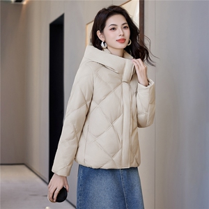 轻薄羽绒服女短款连帽小个子休闲百搭棉服2025冬季新款图片