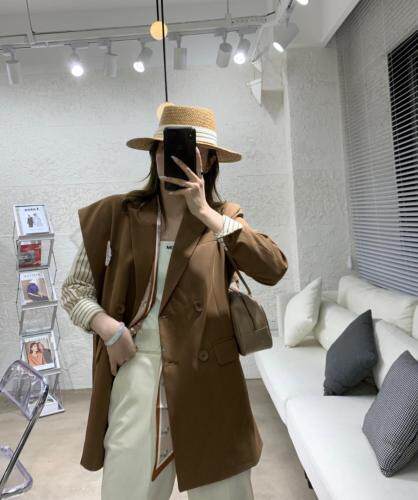 2??0??2??1??春款全面煥新??，女装，AMG