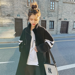 高级感炸街黑色皮毛一体羊羔毛外套女冬韩系中长款加厚颗粒绒大衣图片