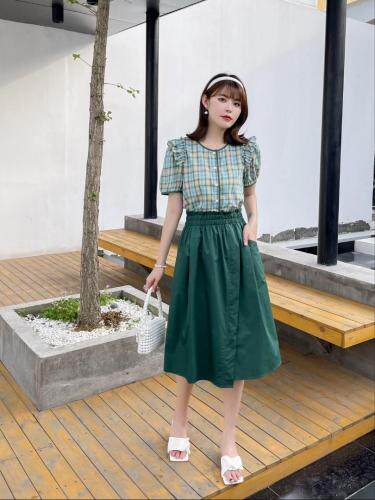夏季新款绿色格子木耳边休闲淑女套裙，女装，水锦红