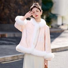 现货2025新中式气质优雅绣花真狐狸毛时尚减龄皮草90白鸭绒羽绒服，女装羽绒服，火爆靓佳人