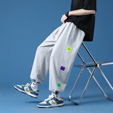 灰色