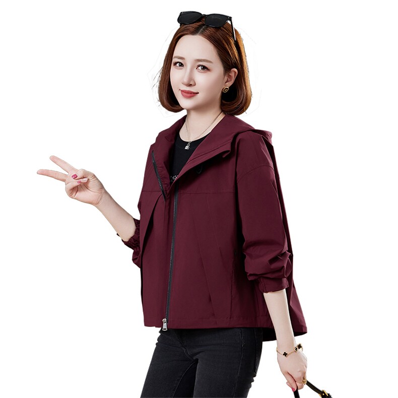 杭州正品外套女2025新款春秋小个子妈妈短款风衣运动时尚洋气上衣,女装短外套,丽影随形