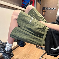 军绿色