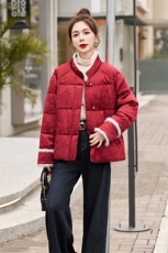 短款羽绒服女2024冬季新款小个子今年流行漂亮新中式国风红色外套，女装羽绒服，奕可儿