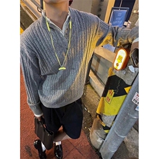 灰色
