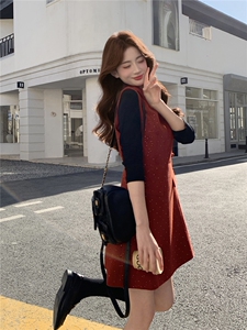 现货韩系高级感红呢料马甲+针织打底套装女2026春装新款两件套裙图片