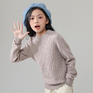 儿童秋冬季新款领型绞花圆领羊毛衫男女同款图片