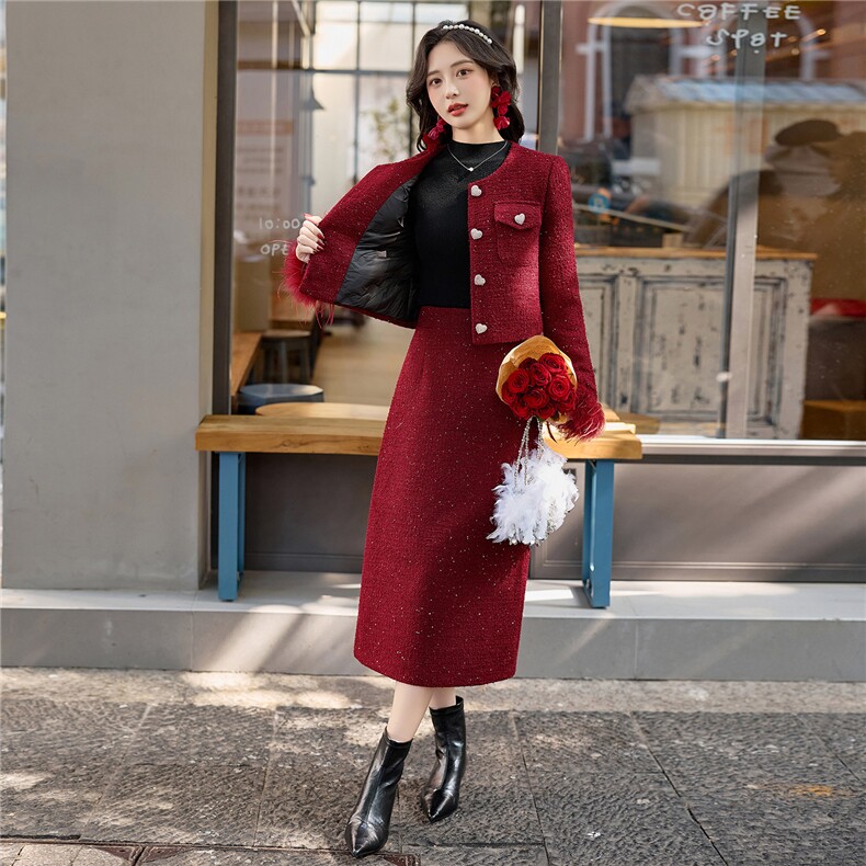 现货2025年红色小香风套装订婚礼服女结婚新娘便装90羽绒两件套,女装套装/套裙,韩宇舍